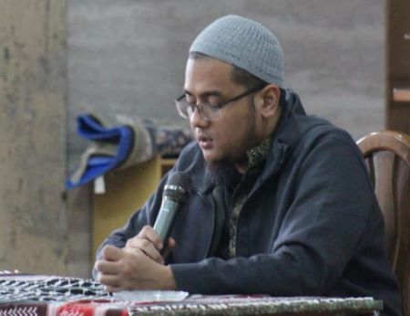 Ustadz Rendy: Ikhlaskan Hati Menerima Ketetapan-Nya untuk Hijrah dari Riba 